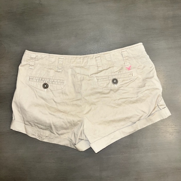 American Eagle 🦅 Khaki Shorts ◇ Size 2 - Picture 2 of 5